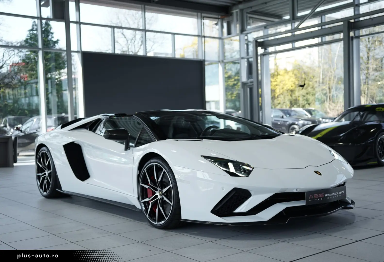 LAMBORGHINI Aventador S Roadster  2.H  Carbon  LIFT  Dt.Fzg