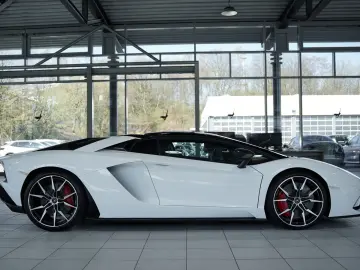 LAMBORGHINI Aventador S Roadster  2.H  Carbon  LIFT  Dt.Fzg