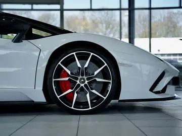 LAMBORGHINI Aventador S Roadster  2.H  Carbon  LIFT  Dt.Fzg