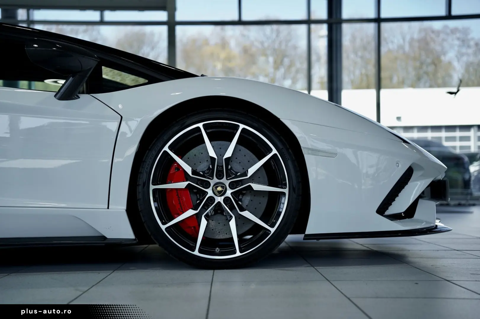 LAMBORGHINI Aventador S Roadster  2.H  Carbon  LIFT  Dt.Fzg