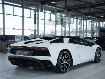 LAMBORGHINI Aventador S Roadster  2.H  Carbon  LIFT  Dt.Fzg