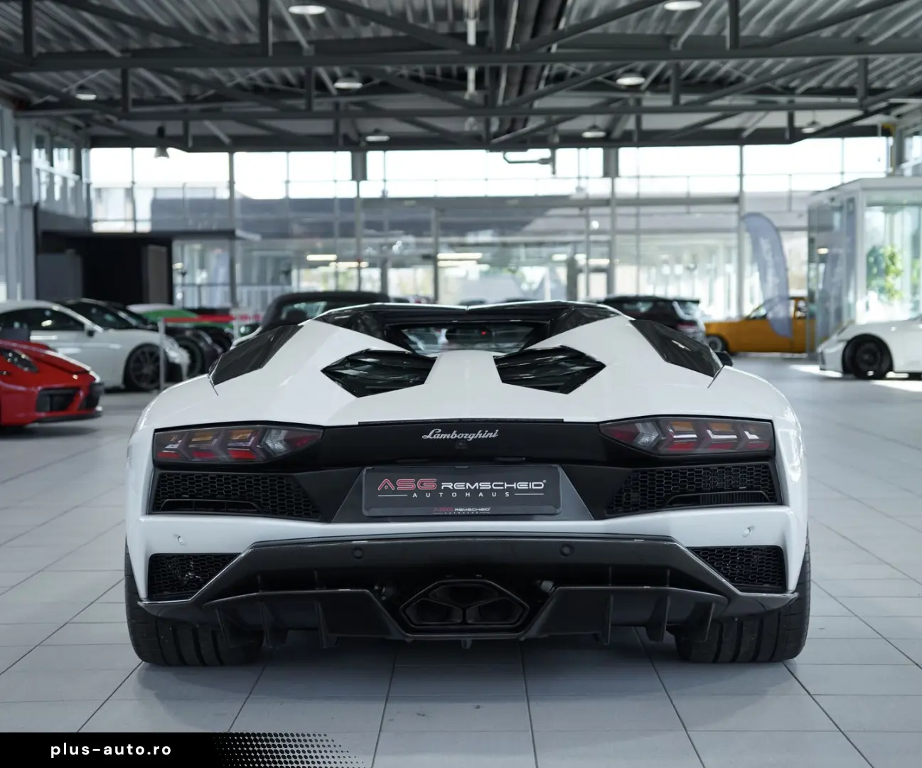 LAMBORGHINI Aventador S Roadster  2.H  Carbon  LIFT  Dt.Fzg