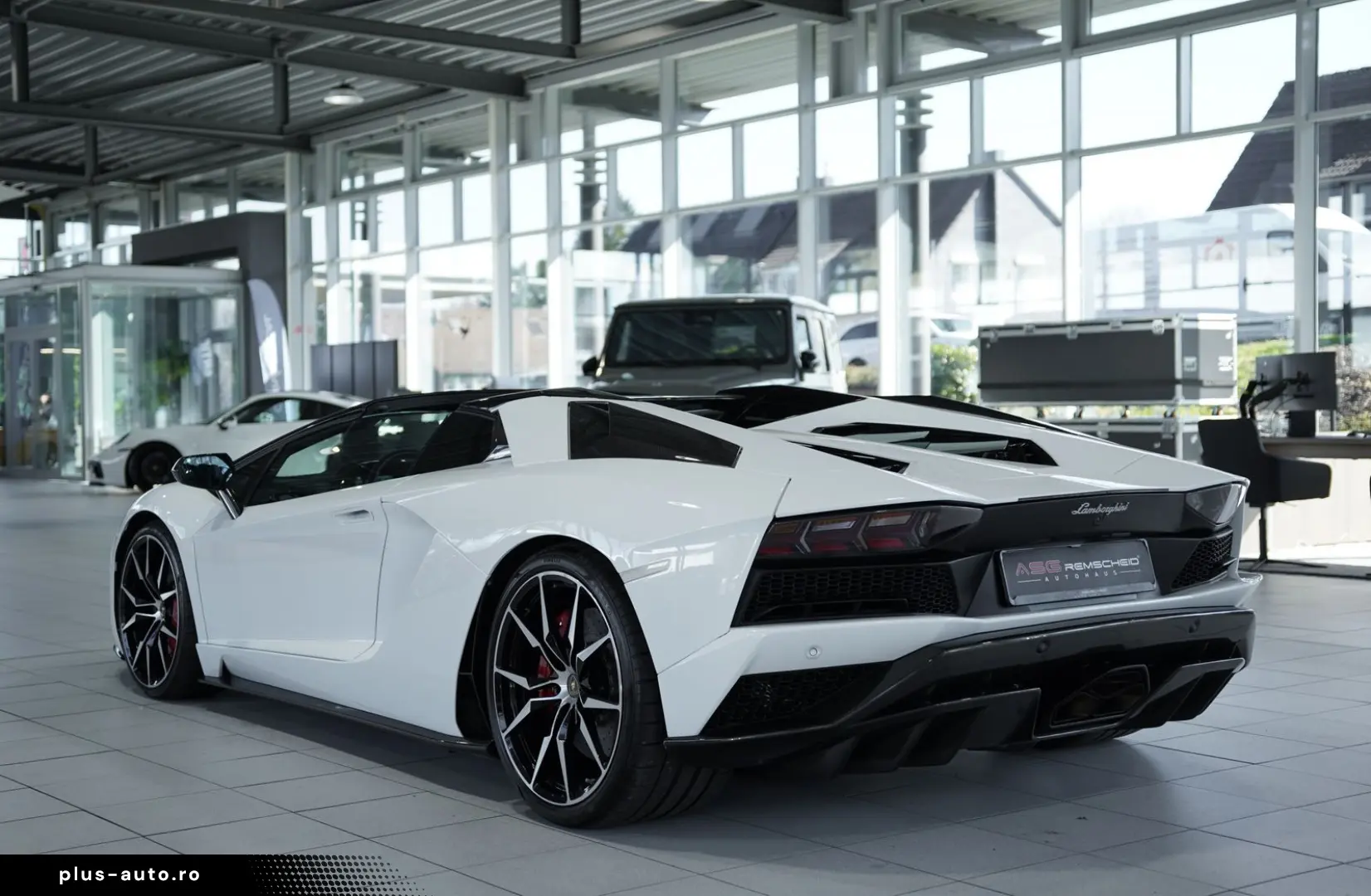 LAMBORGHINI Aventador S Roadster  2.H  Carbon  LIFT  Dt.Fzg