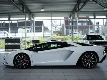 LAMBORGHINI Aventador S Roadster  2.H  Carbon  LIFT  Dt.Fzg