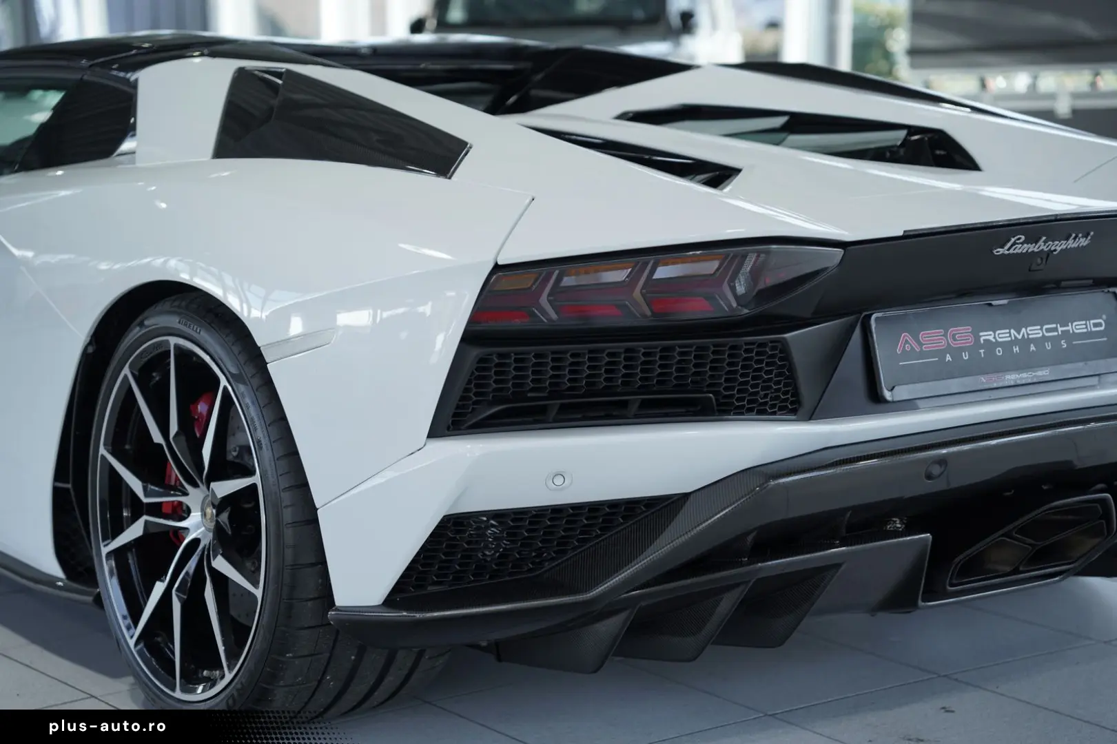 LAMBORGHINI Aventador S Roadster  2.H  Carbon  LIFT  Dt.Fzg
