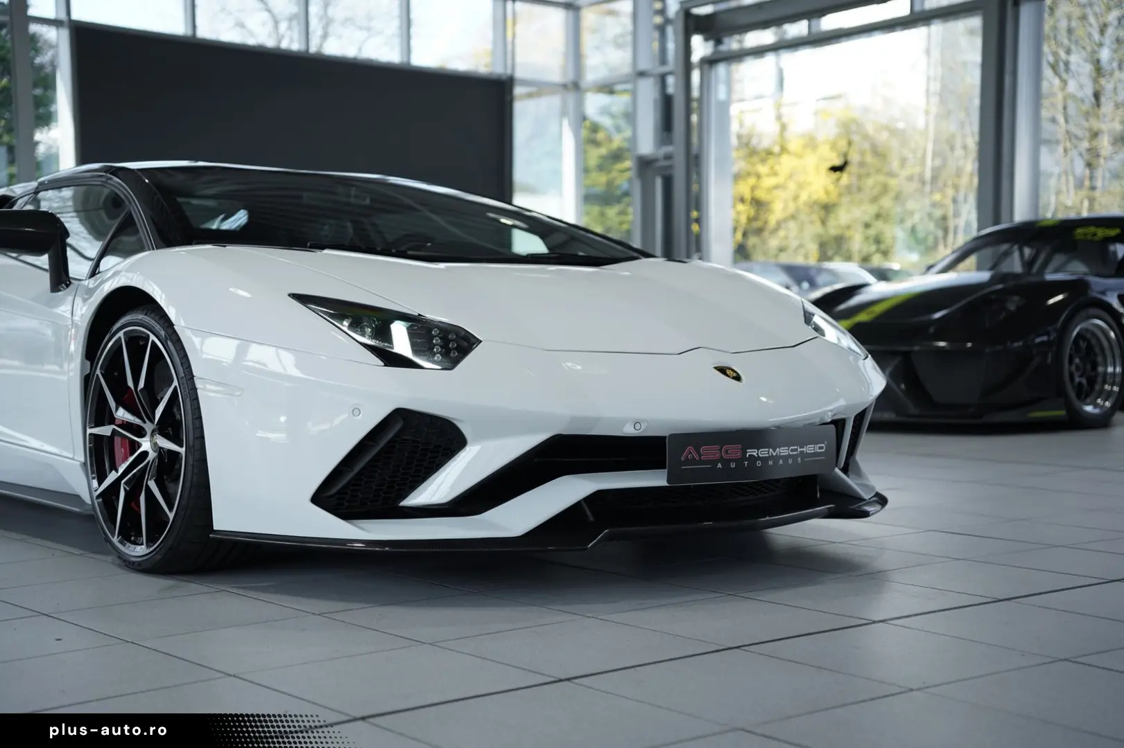 LAMBORGHINI Aventador S Roadster  2.H  Carbon  LIFT  Dt.Fzg