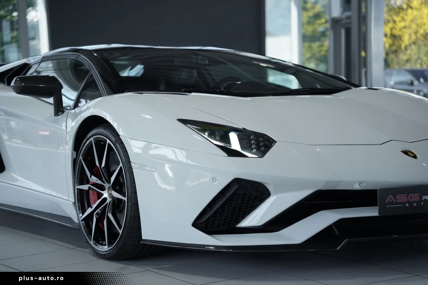 LAMBORGHINI Aventador S Roadster  2.H  Carbon  LIFT  Dt.Fzg