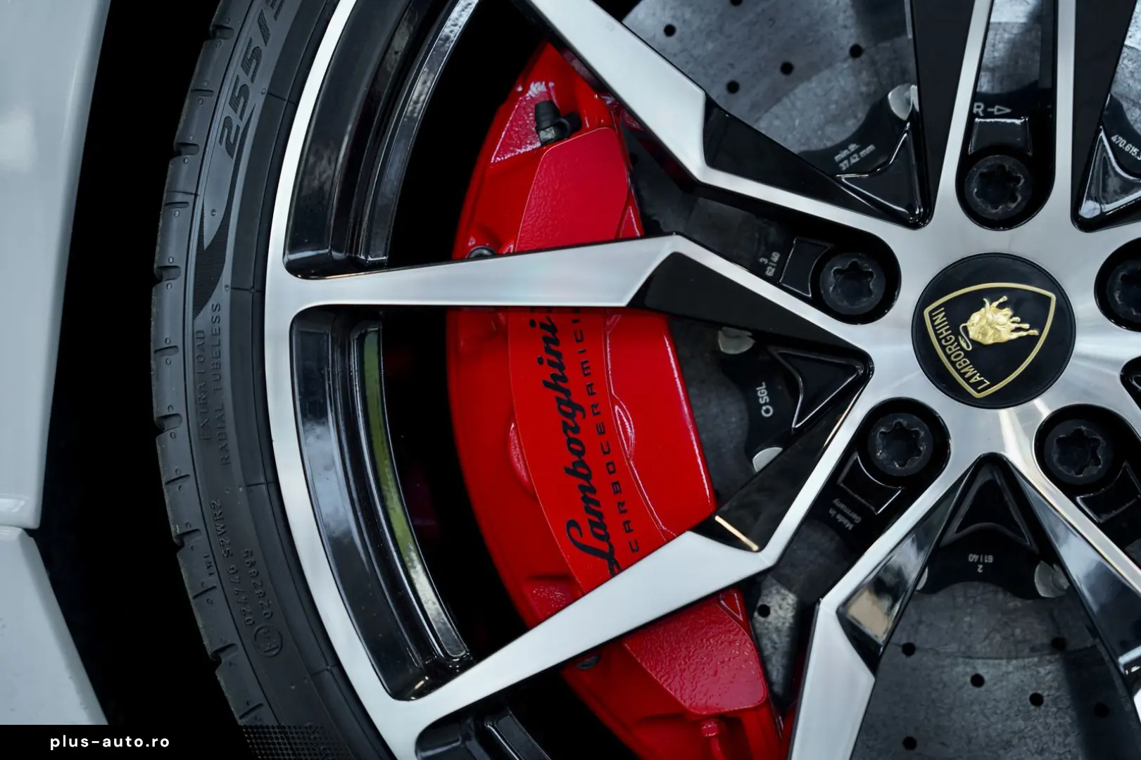 LAMBORGHINI Aventador S Roadster  2.H  Carbon  LIFT  Dt.Fzg