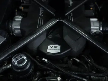 LAMBORGHINI Aventador S Roadster  2.H  Carbon  LIFT  Dt.Fzg