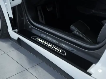 LAMBORGHINI Aventador S Roadster  2.H  Carbon  LIFT  Dt.Fzg