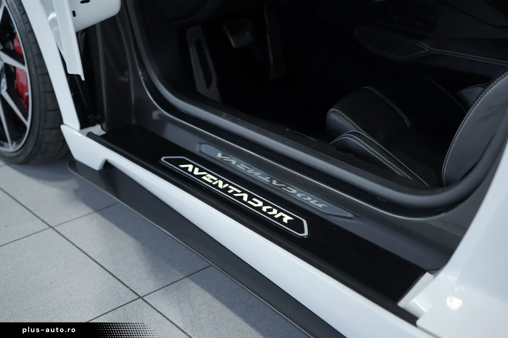 LAMBORGHINI Aventador S Roadster  2.H  Carbon  LIFT  Dt.Fzg