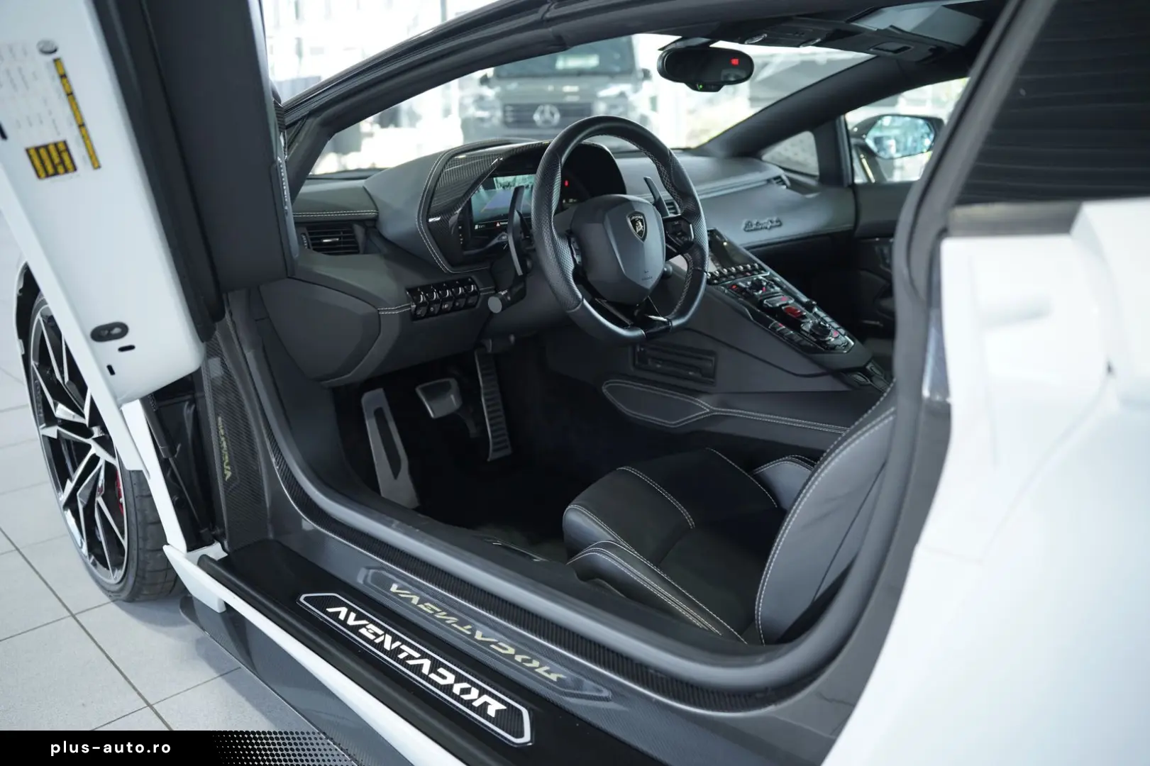 LAMBORGHINI Aventador S Roadster  2.H  Carbon  LIFT  Dt.Fzg