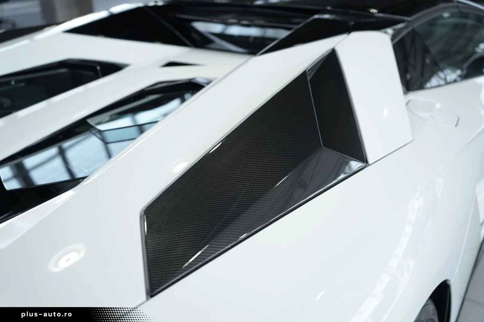LAMBORGHINI Aventador S Roadster  2.H  Carbon  LIFT  Dt.Fzg