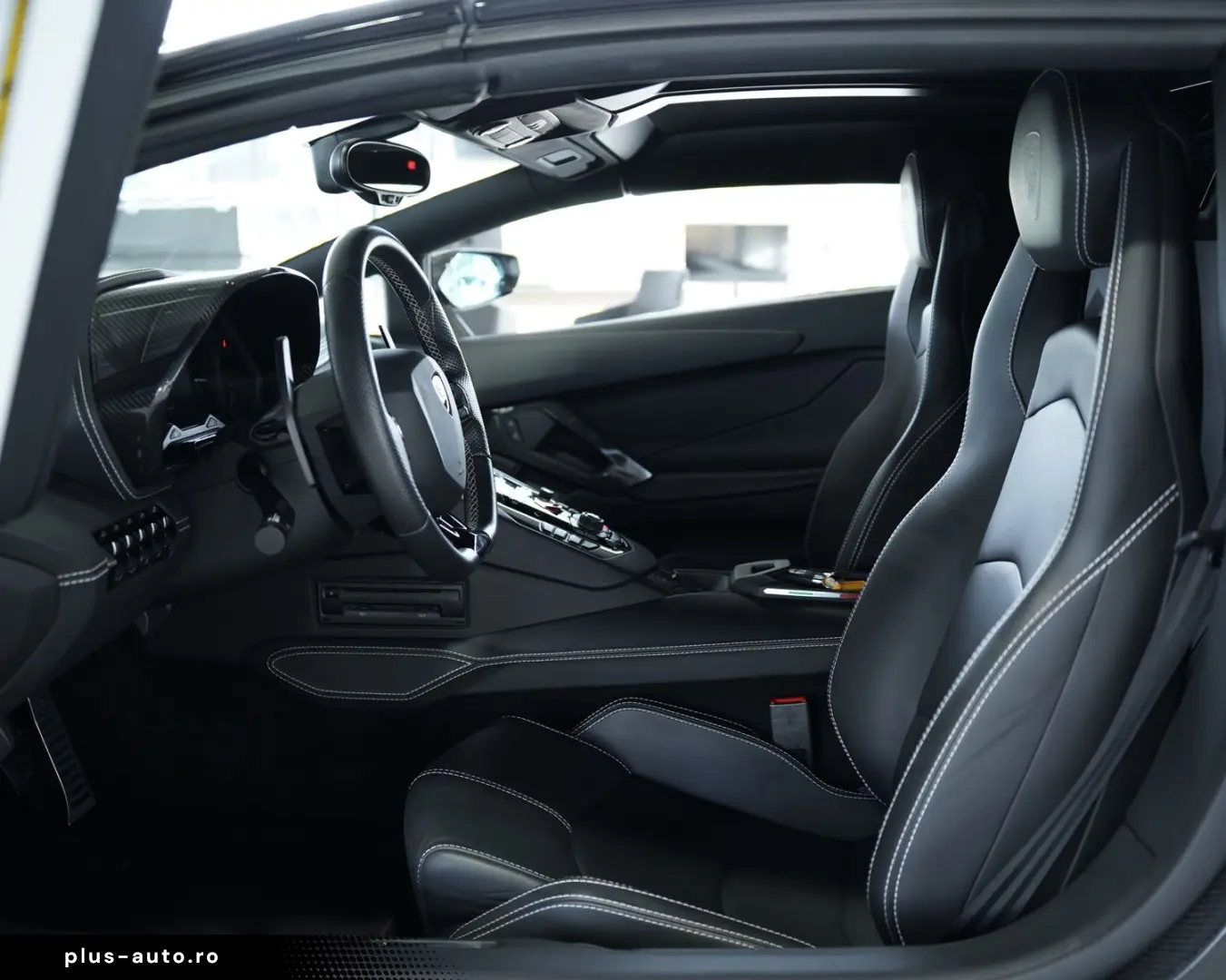 LAMBORGHINI Aventador S Roadster  2.H  Carbon  LIFT  Dt.Fzg