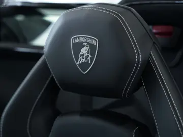 LAMBORGHINI Aventador S Roadster  2.H  Carbon  LIFT  Dt.Fzg