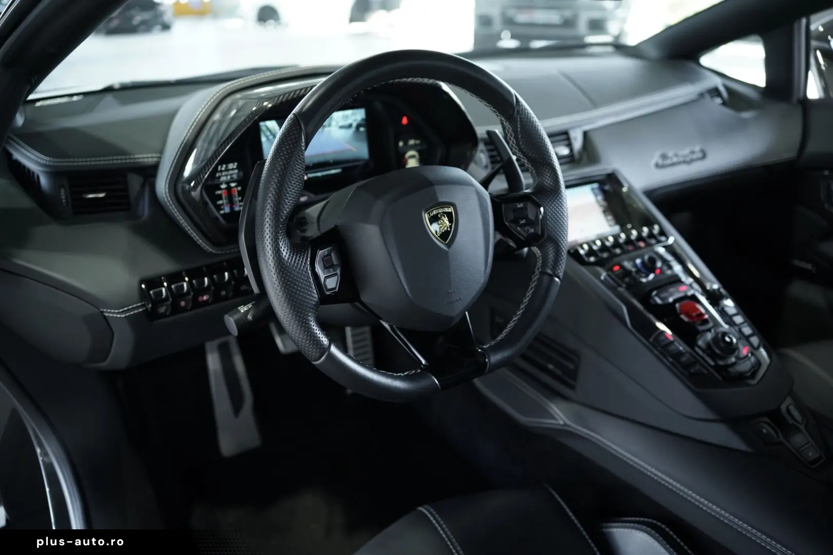 LAMBORGHINI Aventador S Roadster  2.H  Carbon  LIFT  Dt.Fzg
