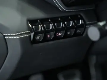 LAMBORGHINI Aventador S Roadster  2.H  Carbon  LIFT  Dt.Fzg