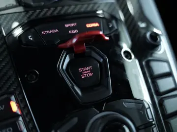 LAMBORGHINI Aventador S Roadster  2.H  Carbon  LIFT  Dt.Fzg