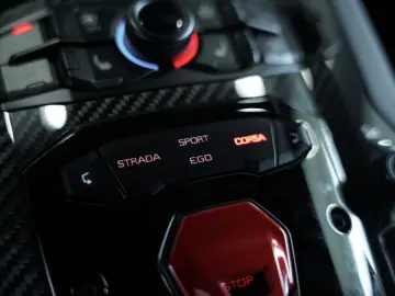 LAMBORGHINI Aventador S Roadster  2.H  Carbon  LIFT  Dt.Fzg