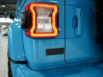 JEEP Wrangler BRUTE 2.0 T-GDI Sahara  1.H  Sonderlack