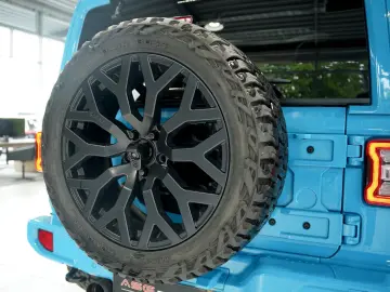 JEEP Wrangler BRUTE 2.0 T-GDI Sahara  1.H  Sonderlack