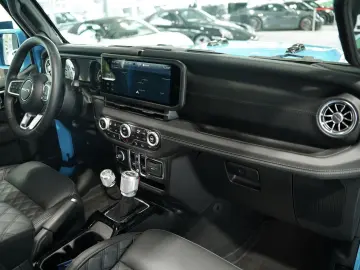 JEEP Wrangler BRUTE 2.0 T-GDI Sahara  1.H  Sonderlack