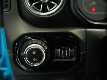 JEEP Wrangler BRUTE 2.0 T-GDI Sahara  1.H  Sonderlack