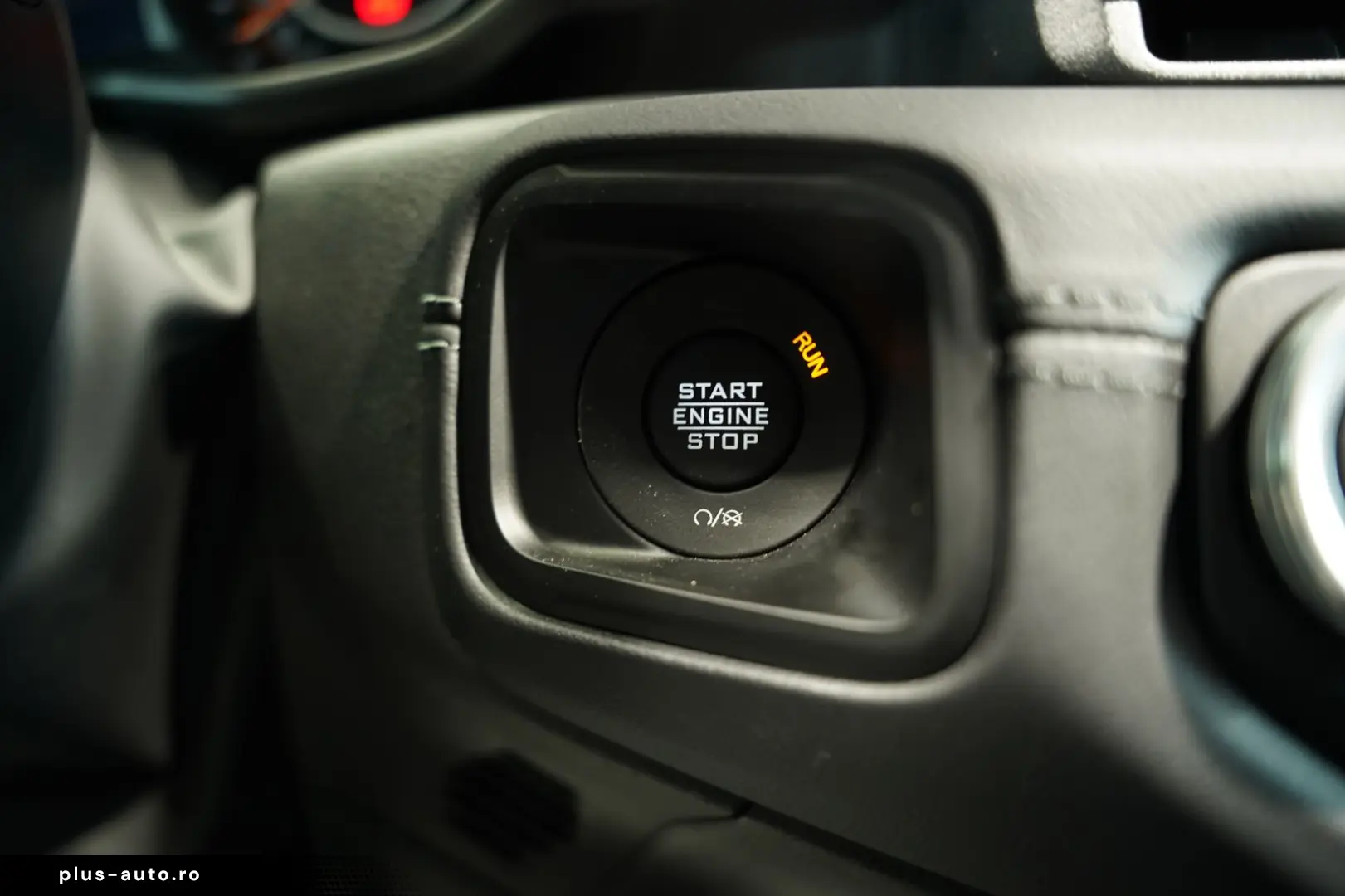 JEEP Wrangler BRUTE 2.0 T-GDI Sahara  1.H  Sonderlack