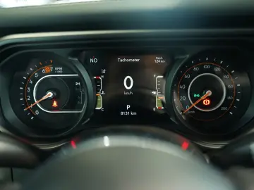 JEEP Wrangler BRUTE 2.0 T-GDI Sahara  1.H  Sonderlack