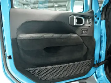 JEEP Wrangler BRUTE 2.0 T-GDI Sahara  1.H  Sonderlack