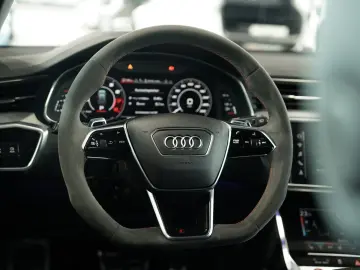 AUDI RS6 Avant q.  22  Dynamik  Pano Keramik B&O