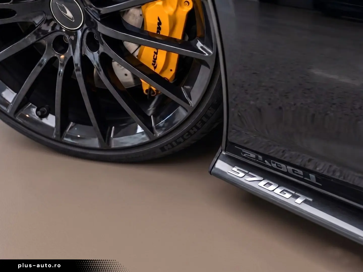 MCLAREN 570GT   LIFT   Black Paket