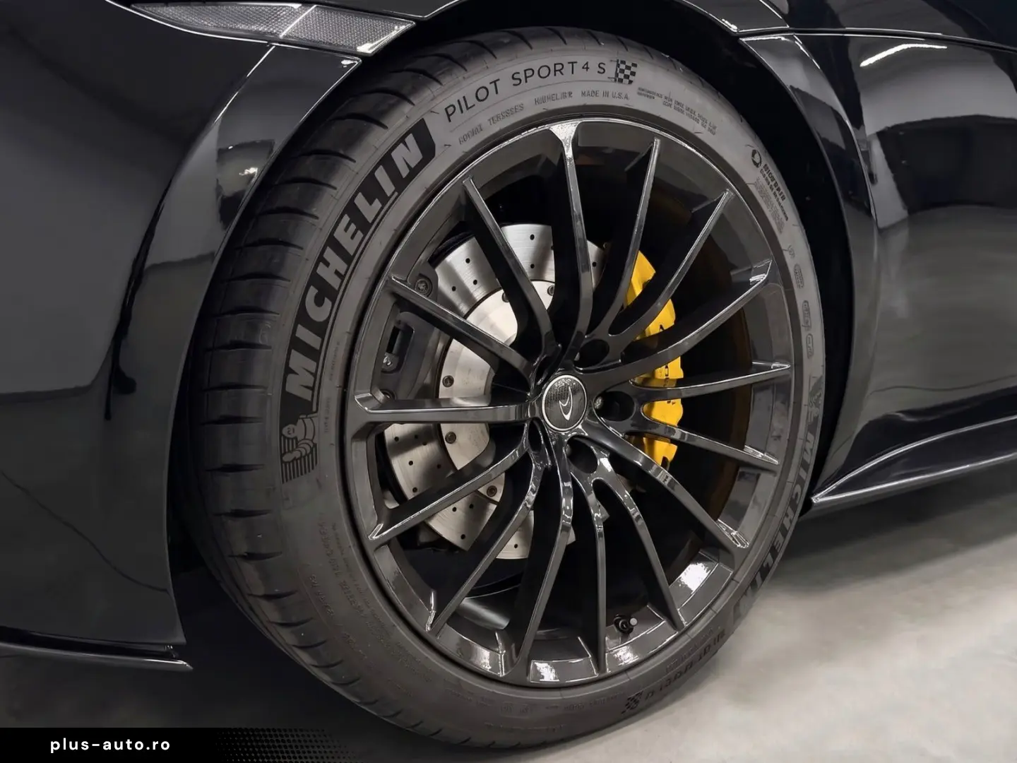 MCLAREN 570GT   LIFT   Black Paket