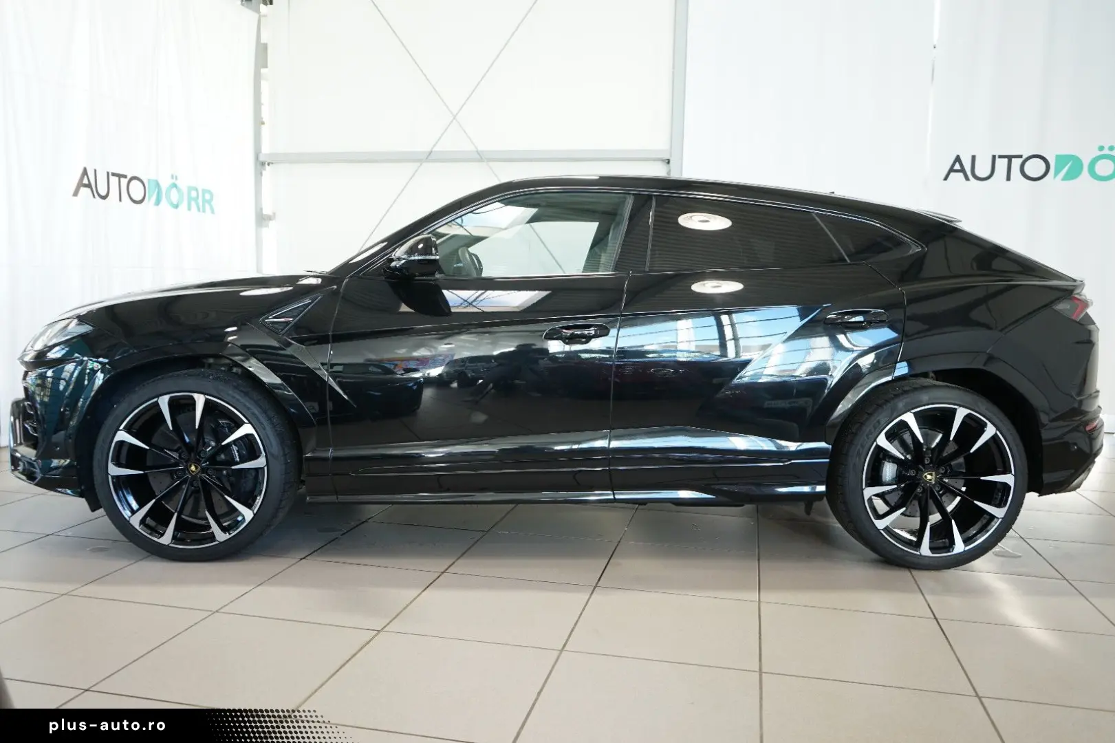 LAMBORGHINI Urus 23  Akrapovic B&O Panorama Massage Sitzkli.
