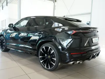 LAMBORGHINI Urus 23  Akrapovic B&O Panorama Massage Sitzkli.