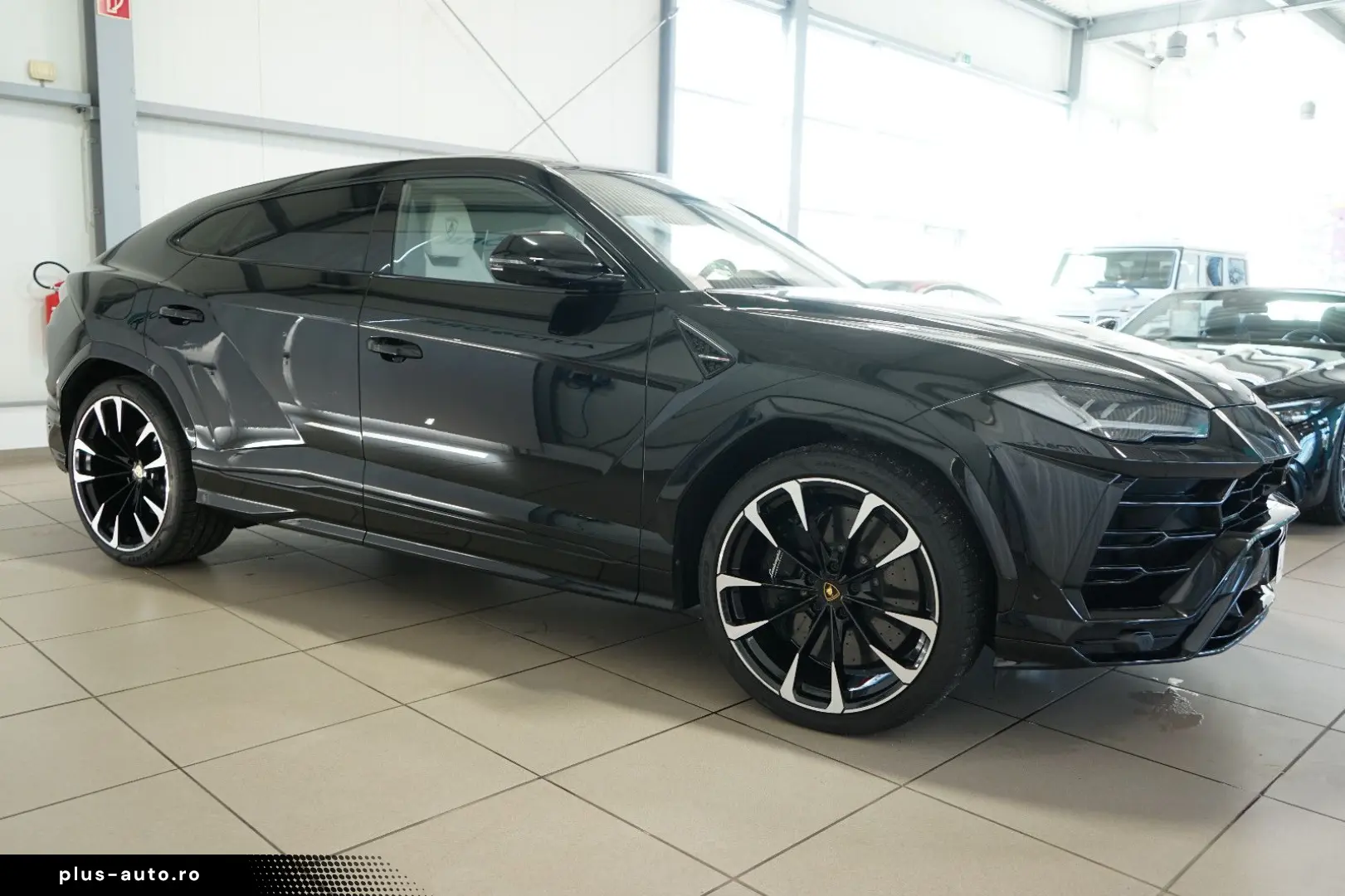 LAMBORGHINI Urus 23  Akrapovic B&O Panorama Massage Sitzkli.