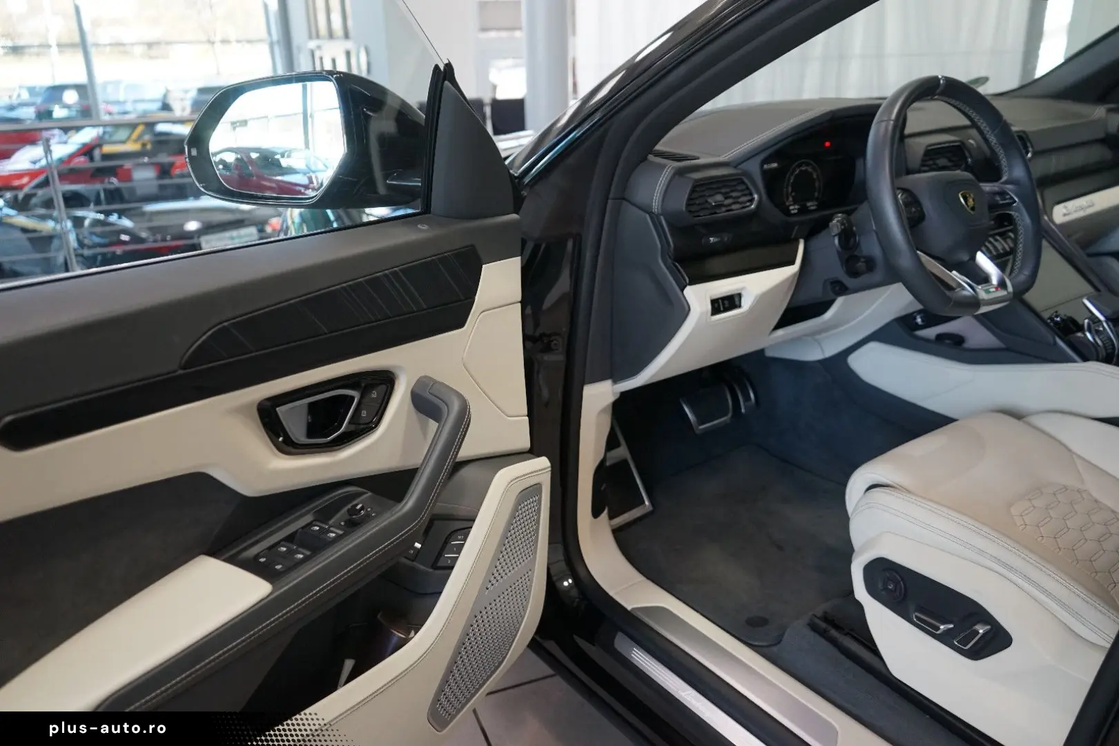 LAMBORGHINI Urus 23  Akrapovic B&O Panorama Massage Sitzkli.