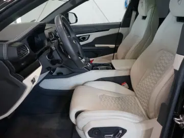 LAMBORGHINI Urus 23  Akrapovic B&O Panorama Massage Sitzkli.