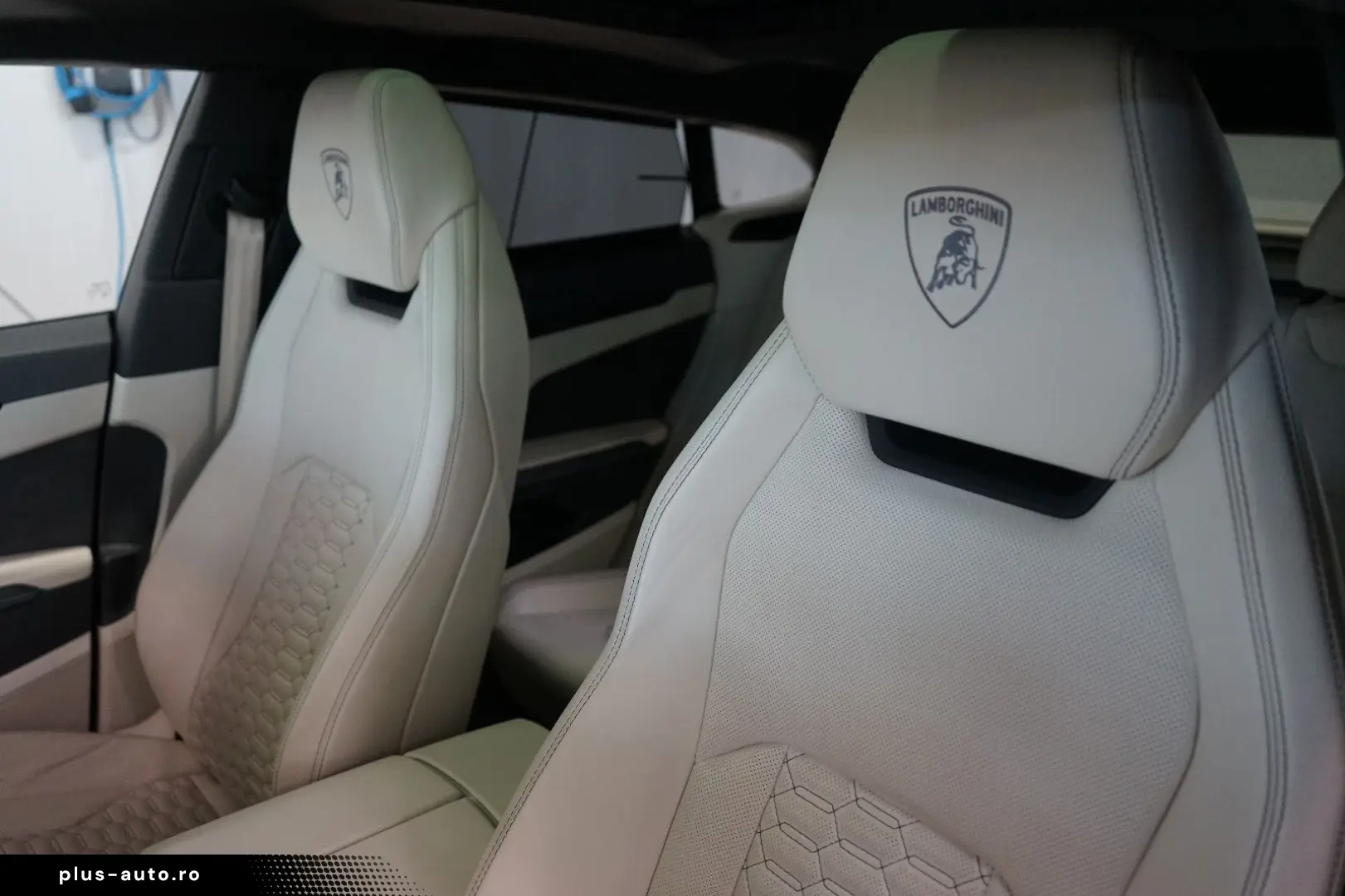LAMBORGHINI Urus 23  Akrapovic B&O Panorama Massage Sitzkli.