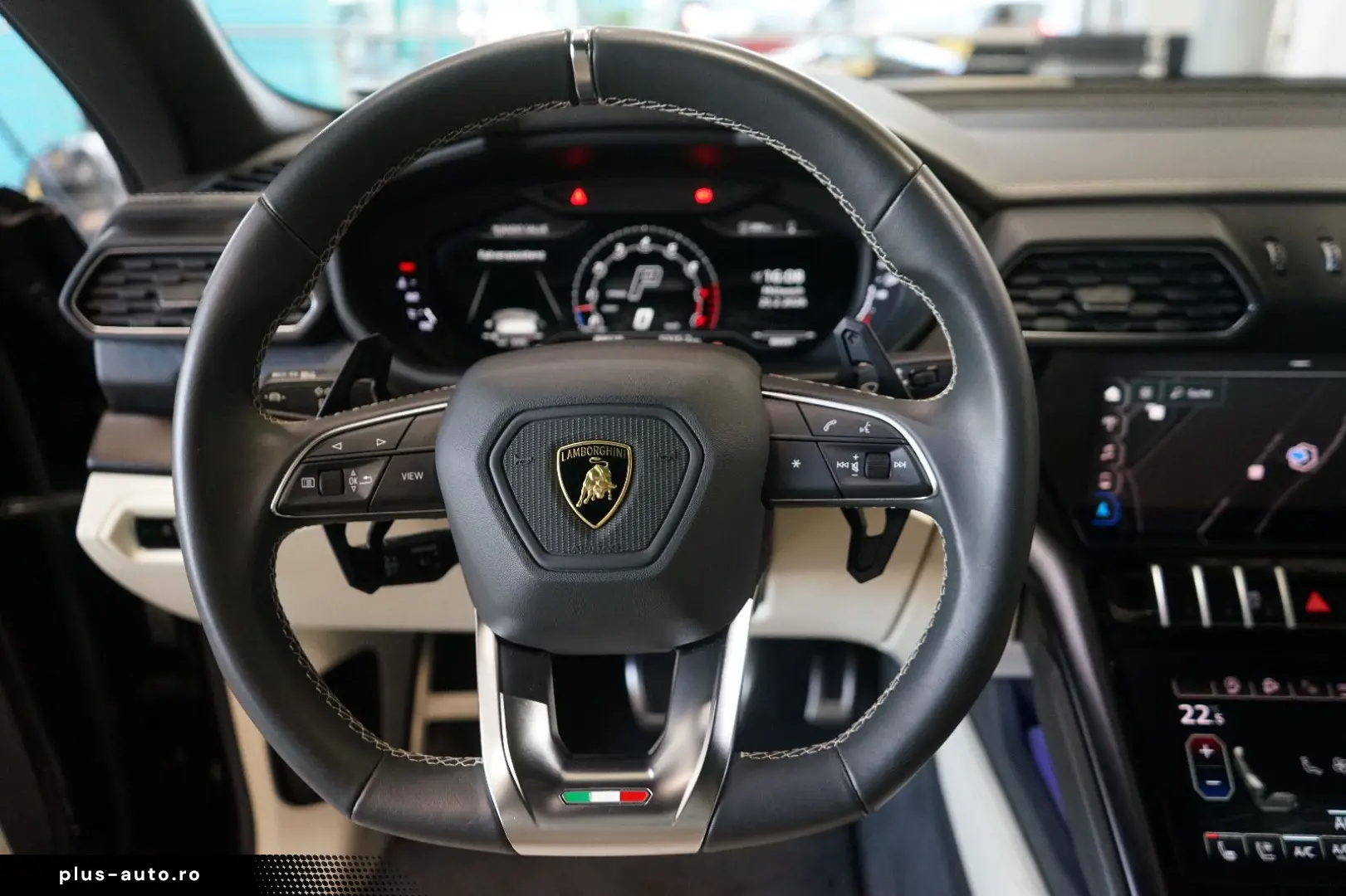LAMBORGHINI Urus 23  Akrapovic B&O Panorama Massage Sitzkli.