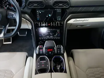 LAMBORGHINI Urus 23  Akrapovic B&O Panorama Massage Sitzkli.