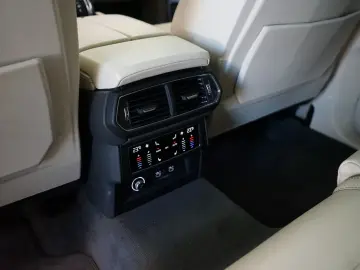 LAMBORGHINI Urus 23  Akrapovic B&O Panorama Massage Sitzkli.