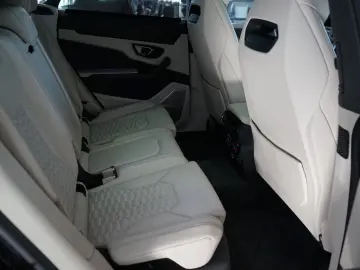 LAMBORGHINI Urus 23  Akrapovic B&O Panorama Massage Sitzkli.