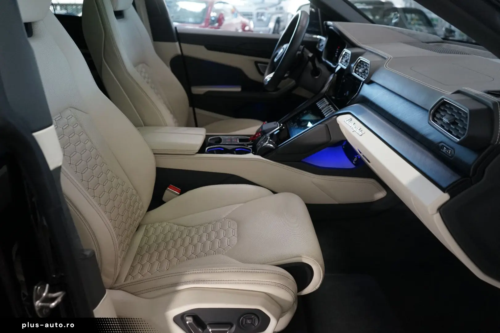 LAMBORGHINI Urus 23  Akrapovic B&O Panorama Massage Sitzkli.