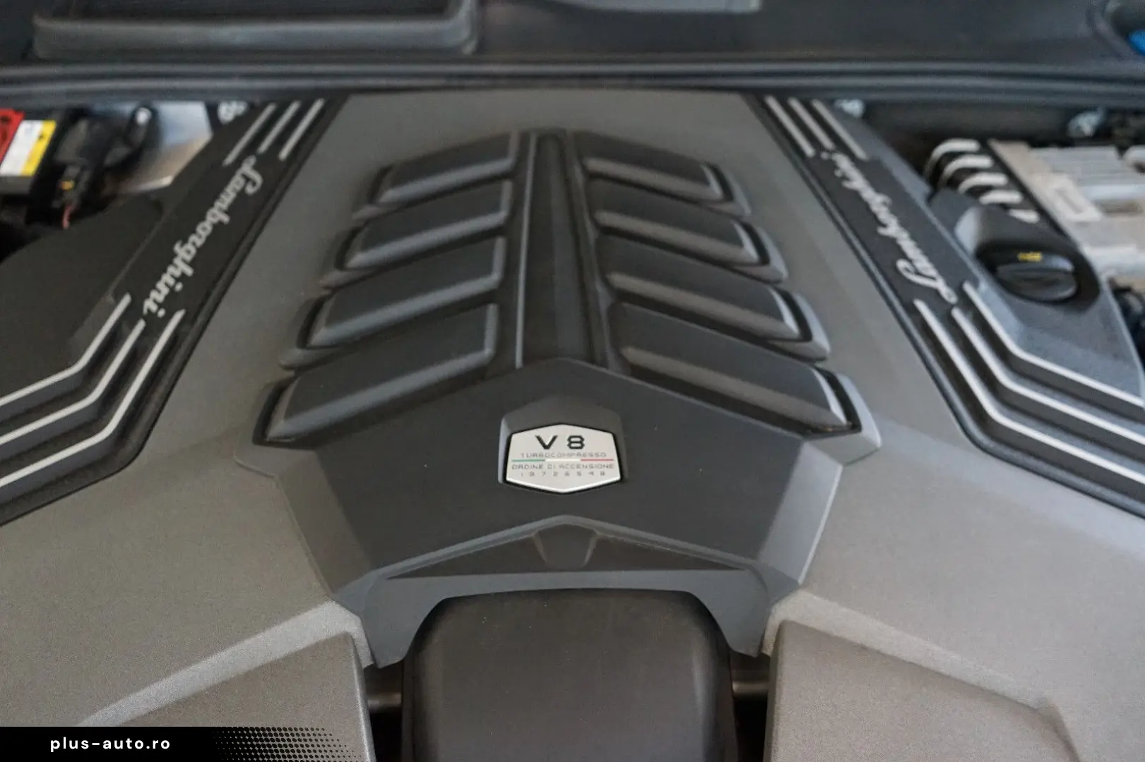 LAMBORGHINI Urus 23  Akrapovic B&O Panorama Massage Sitzkli.