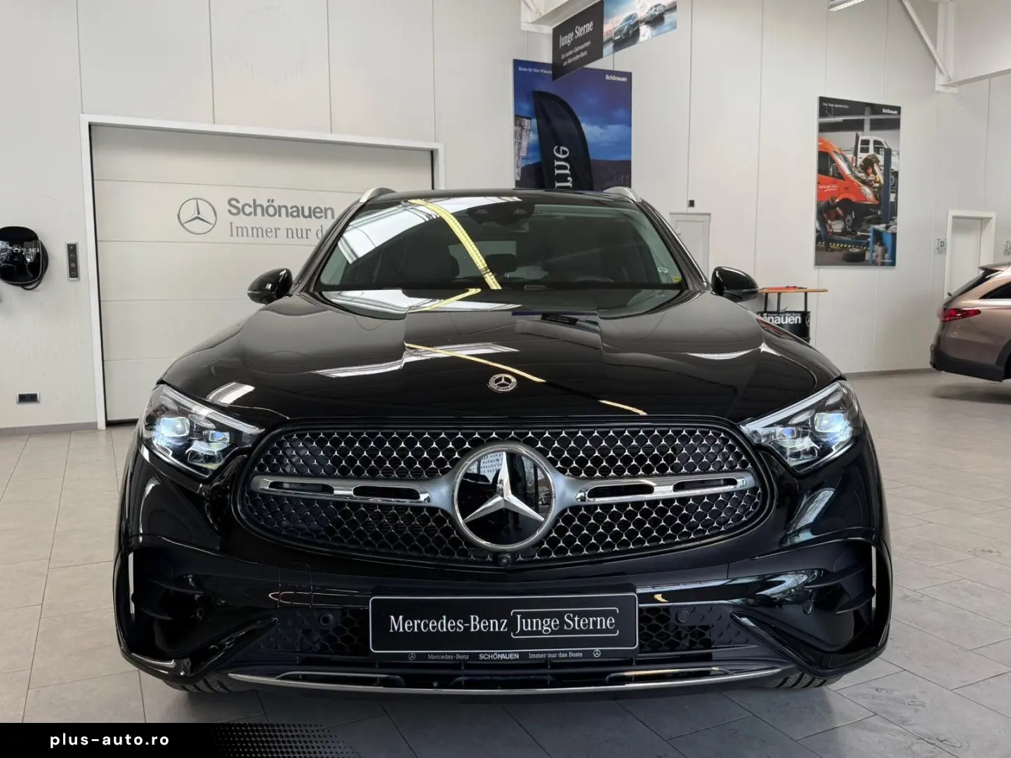 MERCEDES-BENZ GLC 300 de 4M AMG DISTR AHK BURM PANO &hellip;