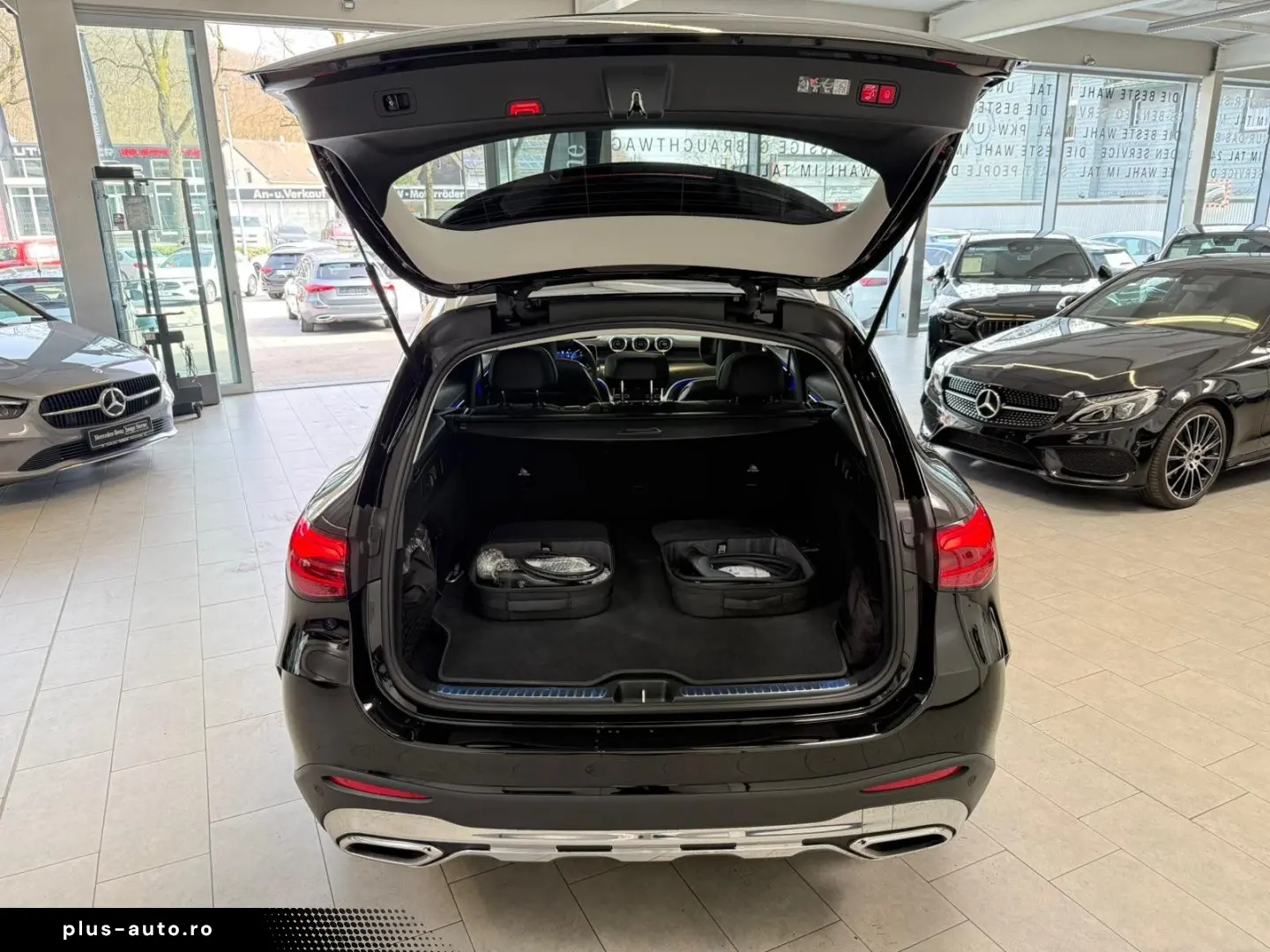 MERCEDES-BENZ GLC 300 de 4M AMG DISTR AHK BURM PANO &hellip;