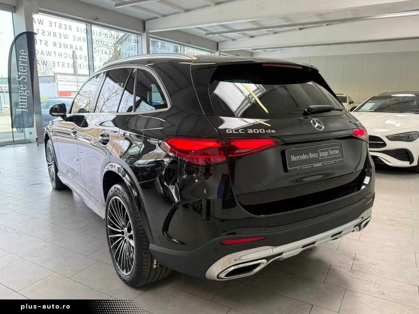 MERCEDES-BENZ GLC 300 de 4M AMG DISTR AHK BURM PANO &hellip;