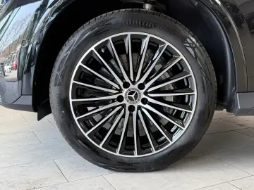 MERCEDES-BENZ GLC 300 de 4M AMG DISTR AHK BURM PANO …