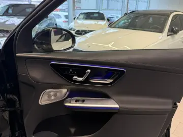 MERCEDES-BENZ GLC 300 de 4M AMG DISTR AHK BURM PANO …